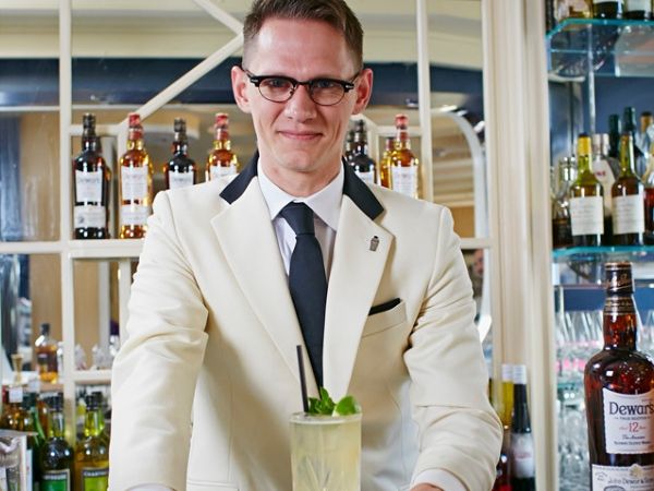 Tom_Walker_Bartender_Savoy