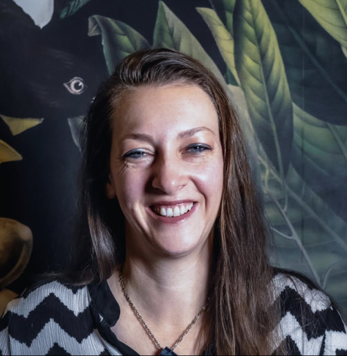 Kelly  Kuhn